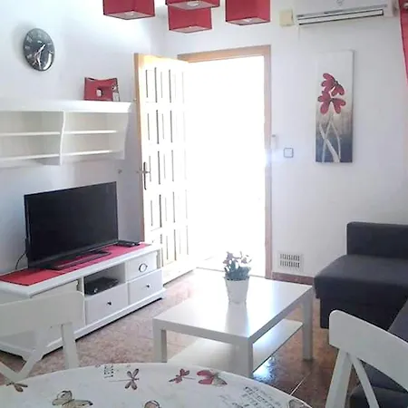 2 Bedrooms House With Shared Pool And Furnished Terrace At 2 Km Away From The Hébergement de vacances *